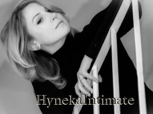 HynekaIntimate