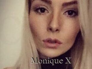Monique_X