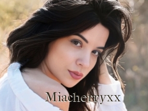 Miacherryxx