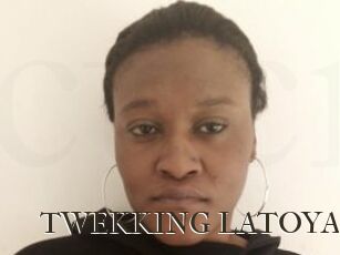 TWEKKING_LATOYA